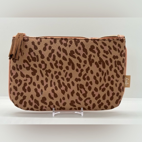 Ipsy Cheetah Make up Bag - Picture 1 of 4